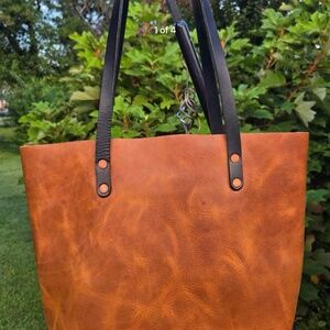 Kmm & Co Honey brown leather tote with black straps
